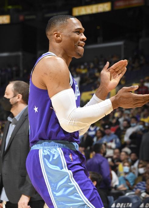 偷袭形成对 偷袭形成对