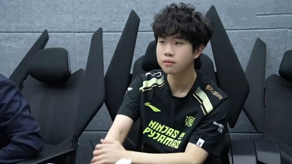 短道速滑世锦赛 ｜ 混合团体接力中国队首轮出局